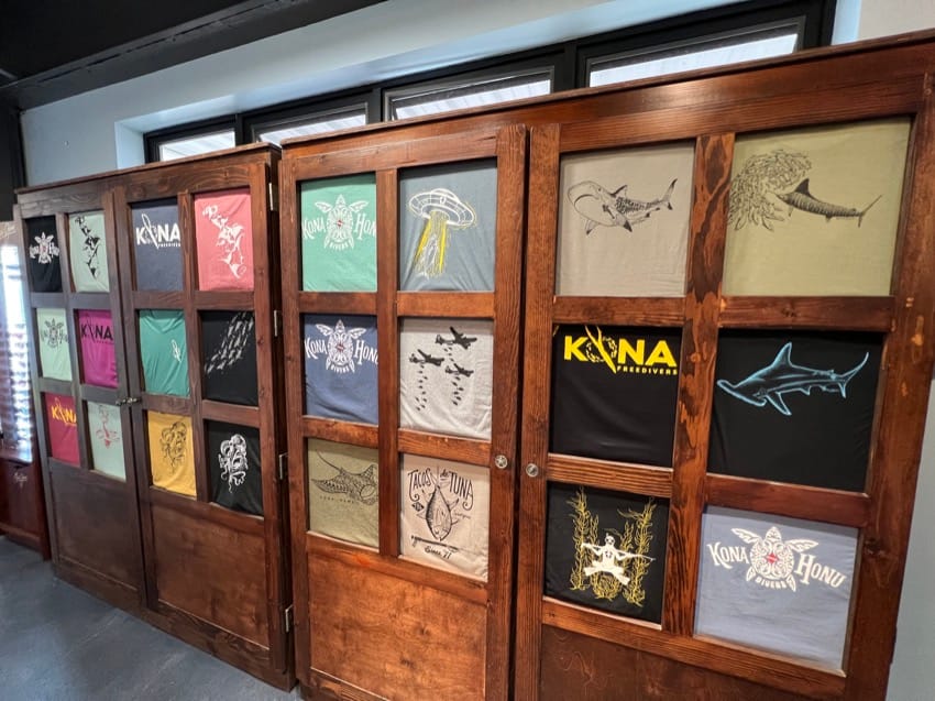 display cabinets for dive apparel