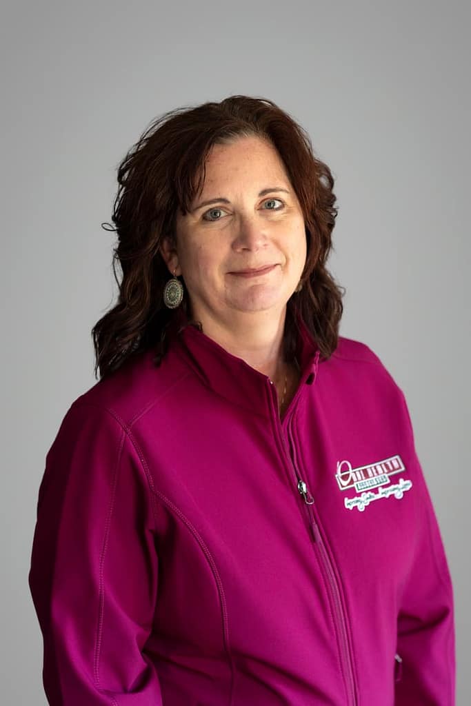 Headshot of front desk associate, Dawn.