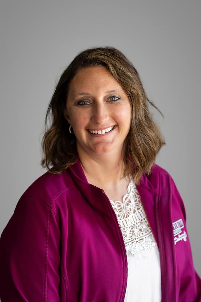 Headshot of dental assistant, Shelly